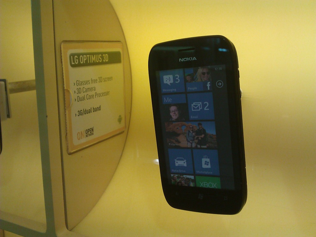 Nokia Lumia 710 Appearing As LG Optimus 3D